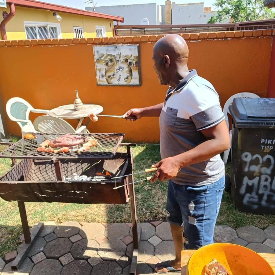 Authentic Bicycle Tours And Backpackers Hostel Soweto Kültér fotó